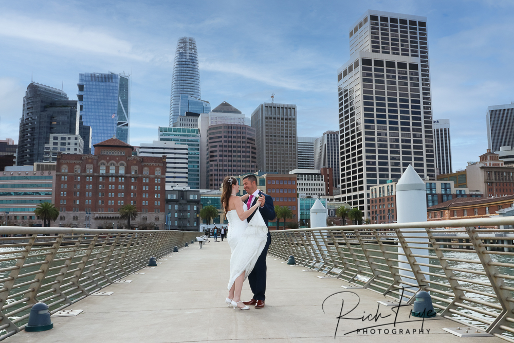 16-San-Francisco-Piers-Skyline-Wedding-Photos-Images