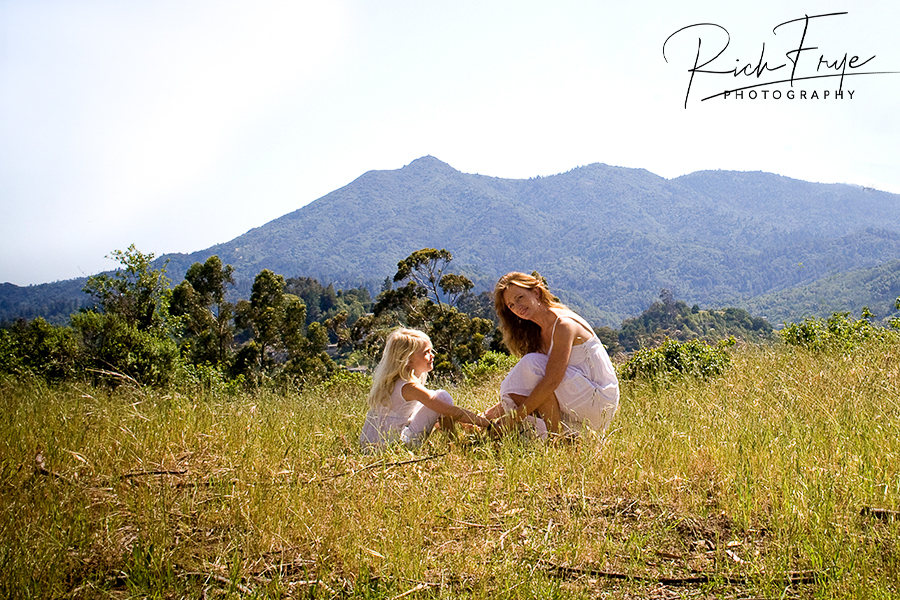 Mother-Daughter-Family-Portraits-in-Nature-Marin-County