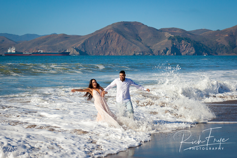 10-Baker-Beach-San-Francisco-Engagement-Pictures